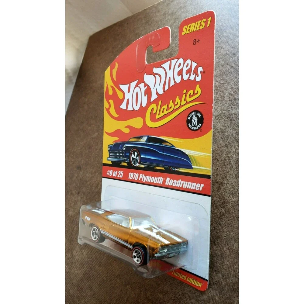 2005 Hot Wheels 1970 PLYMOUTH ROADRUNNER 440 Spectraflame Gold CLASSICS SERIES 1